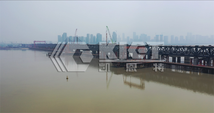 步履式智能頂推液壓系統應用于鋼箱梁同步頂推