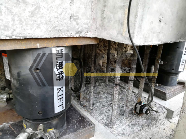 雙作用機械自鎖液壓千斤頂現場頂升